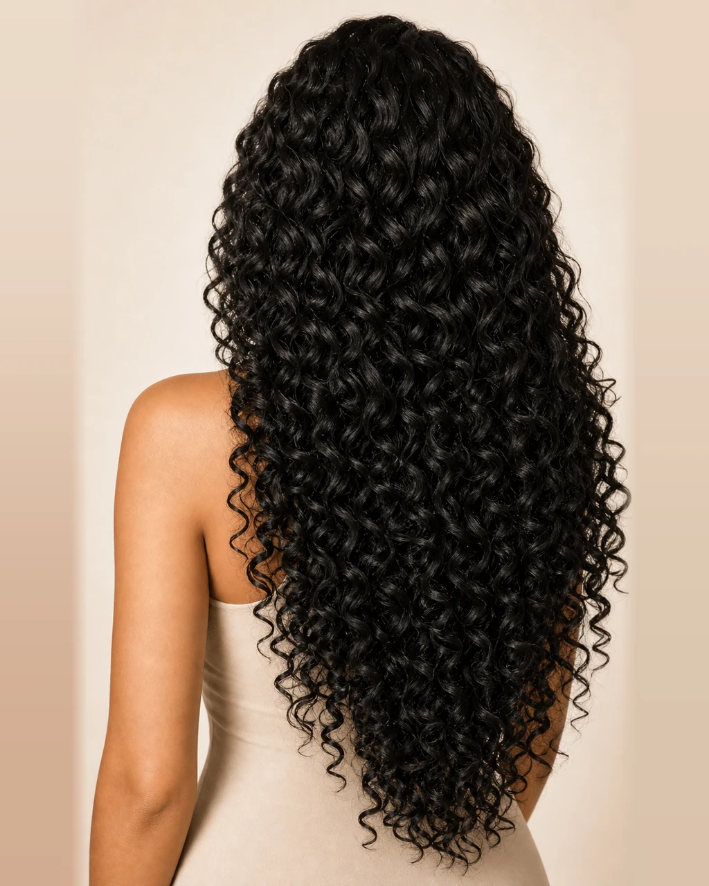 Vista traseira de cabelo longo com cachos definidos